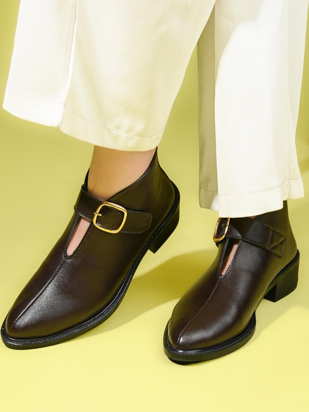Roadster Pair Of 1 Women's Brown Boots - view 1