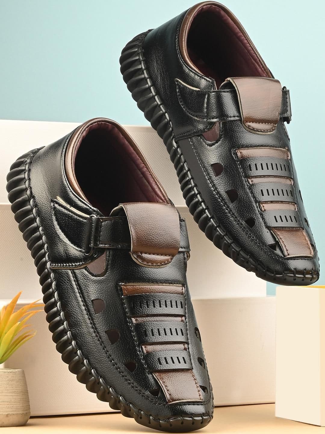 LAZY21 Men Black Sandals - view 1