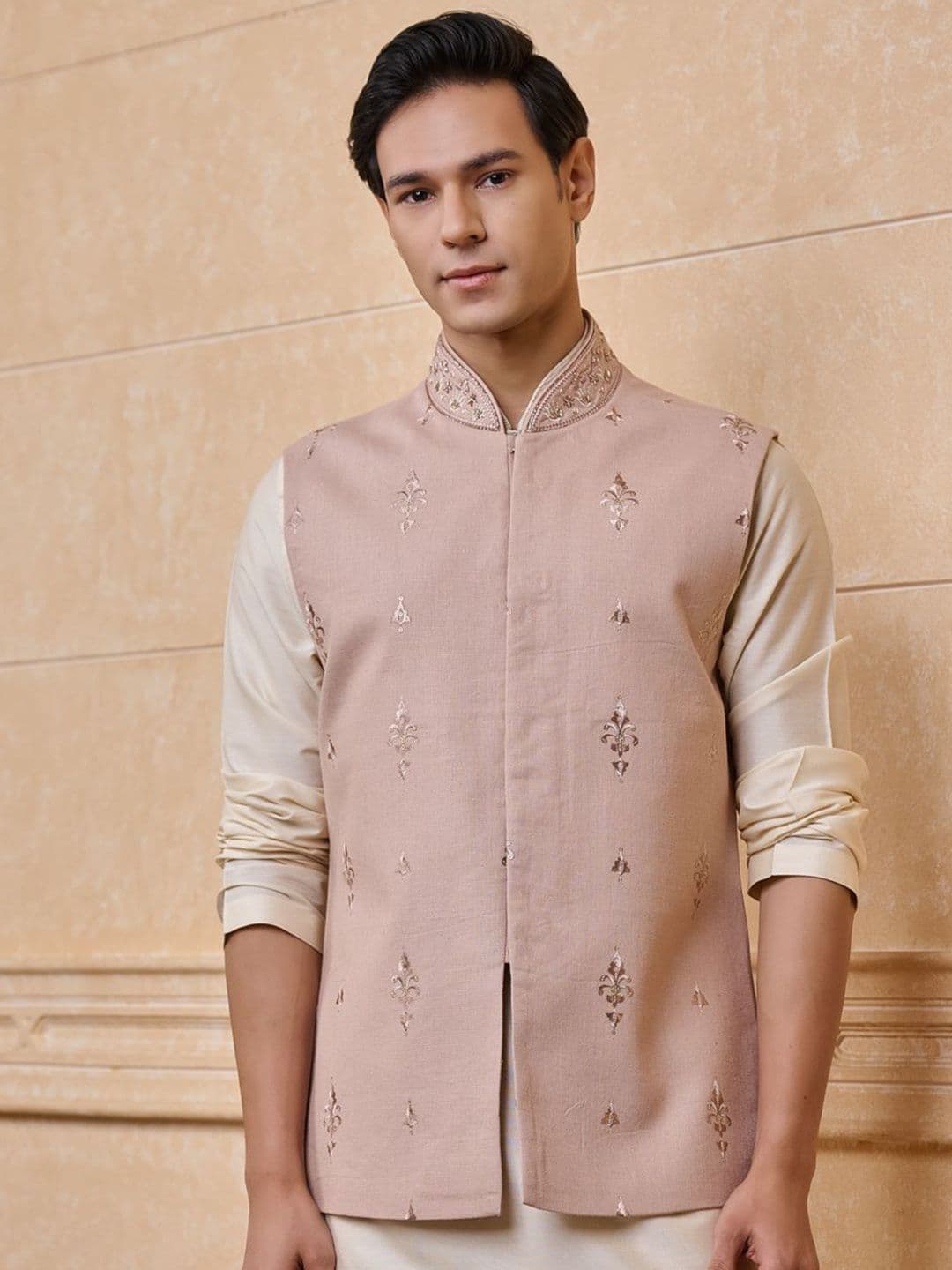Tasva Men Embroidered Linen Woven Nehru Jacket - view 1