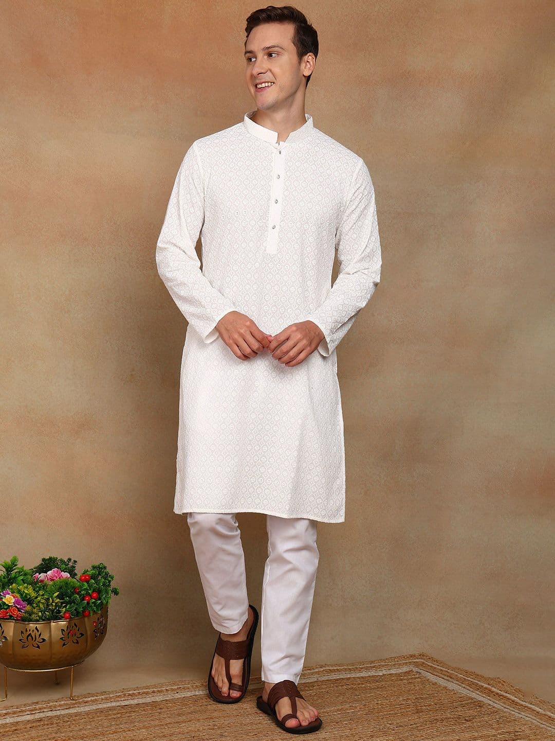 House of Pataudi Floral Embroidered Mandarin Collar Sequins Straight Kurta - view 1