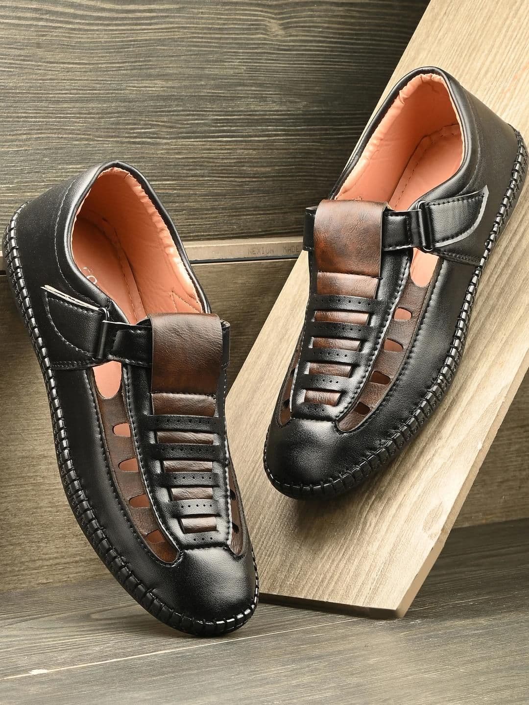 LAZY21 Men Black Sandals - view 1