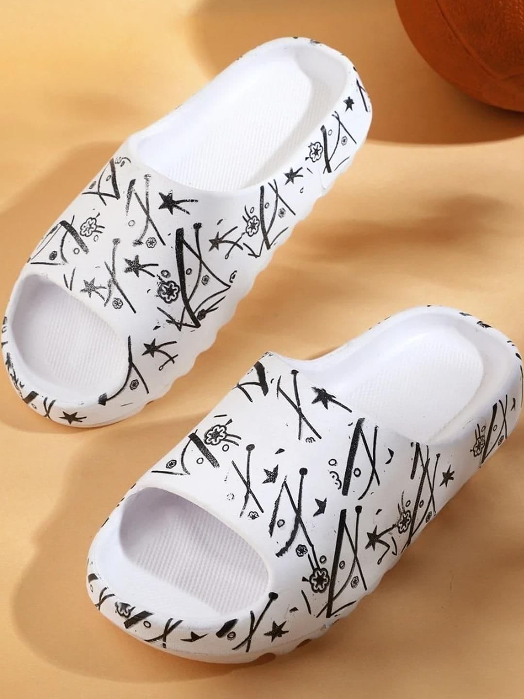 Pampy Angel Men White Flip Flops - view 1