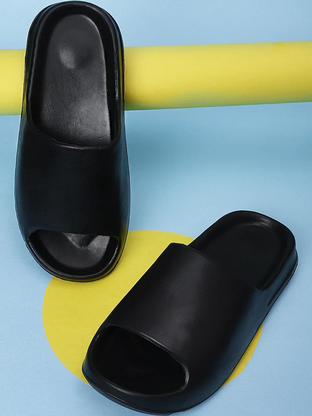 Pampy Angel Men Black Flip Flops - view 1