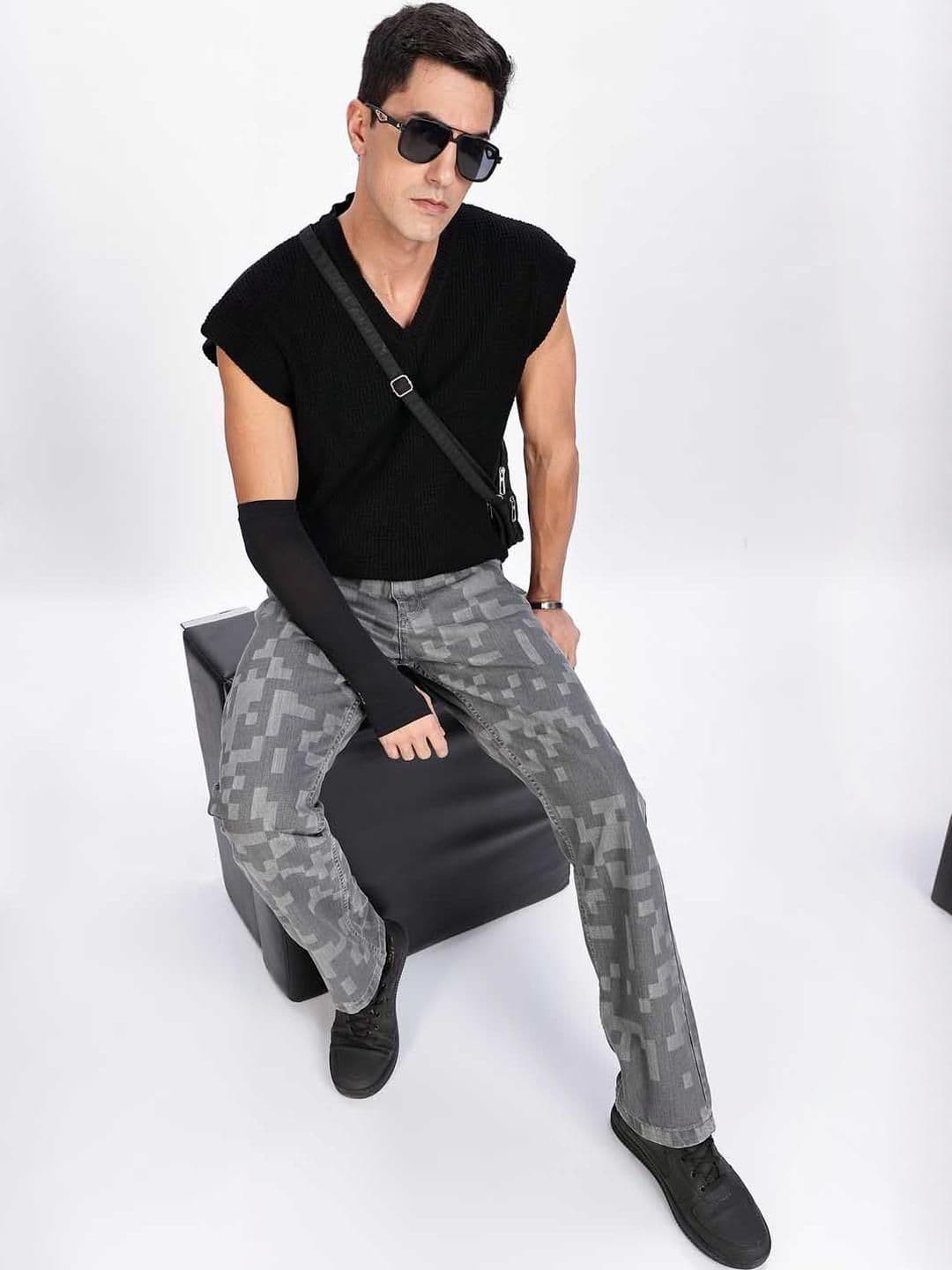 HERE&NOW Men Printed Straight Fit Mid-Rise Pure Cotton Jeans - view 1