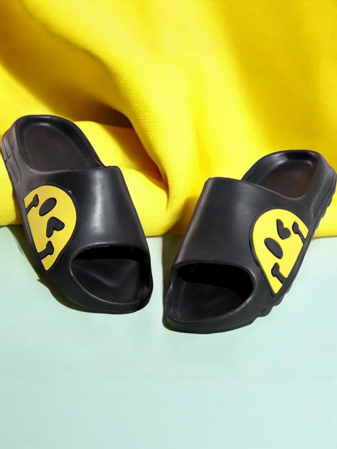 Pampy Angel Men Black Flip Flops - view 1