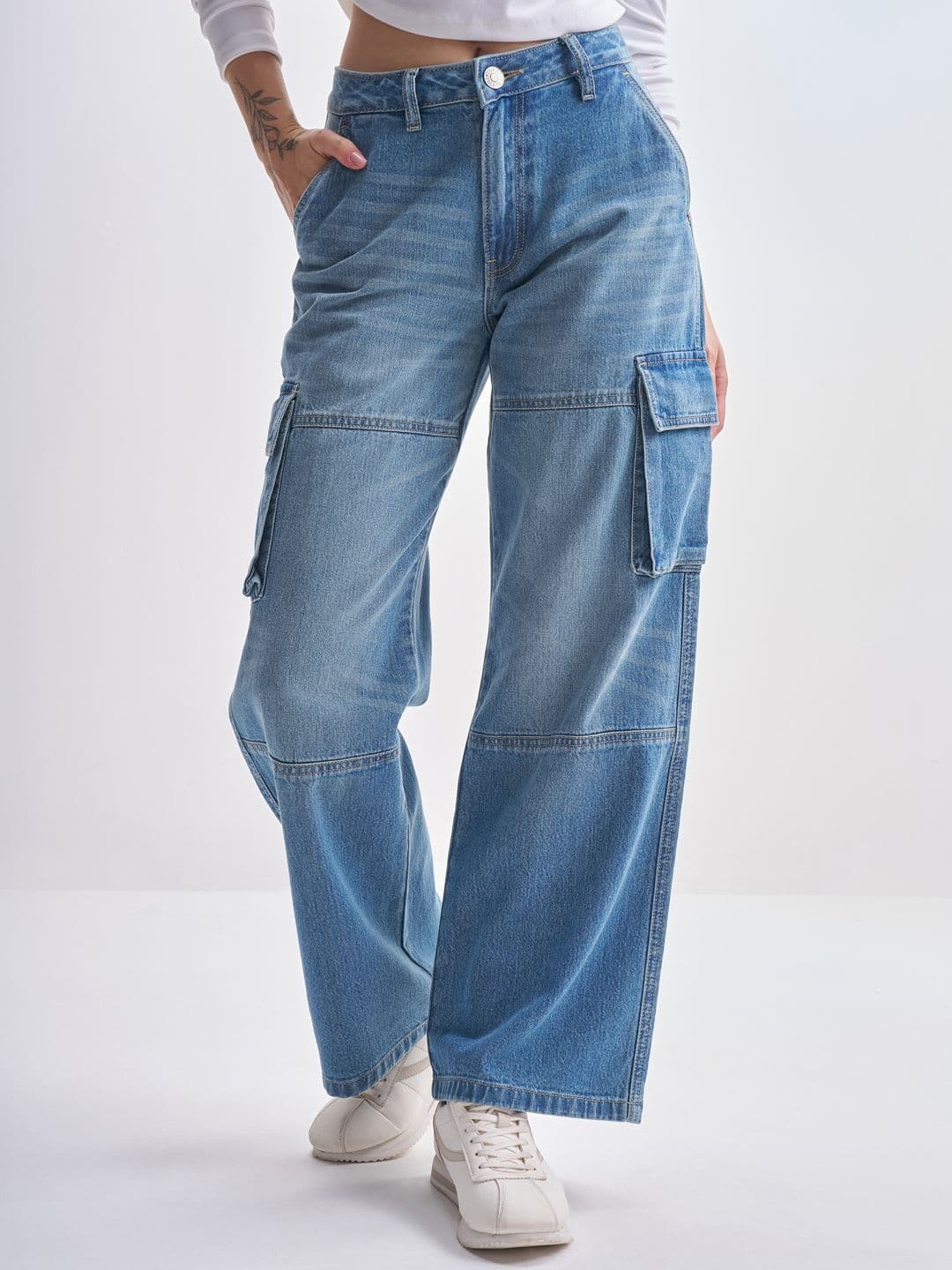 Street By Tokyo Talkies Women Straight Fit Cargo Styles Light Fade Stretchable Jeans - view 1