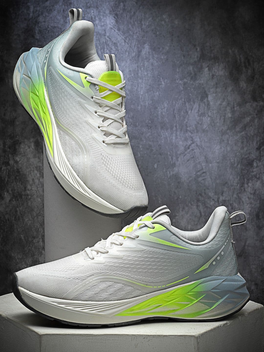 KANGAROOZ Men Colorblock Mesh Running Non-Marking Shoes - view 1