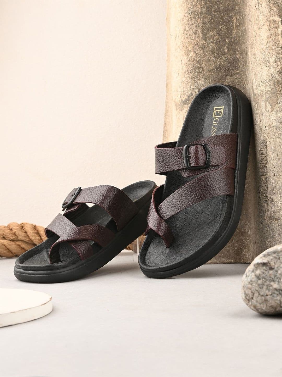 Egoss Men Textured Croslite Clogs with Buckle - view 1