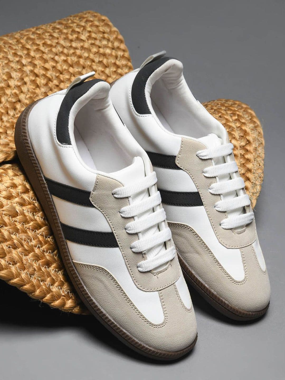 Froh Feet Women Colourblocked Lightweight Lace-Ups Casual Sneakers - view 1