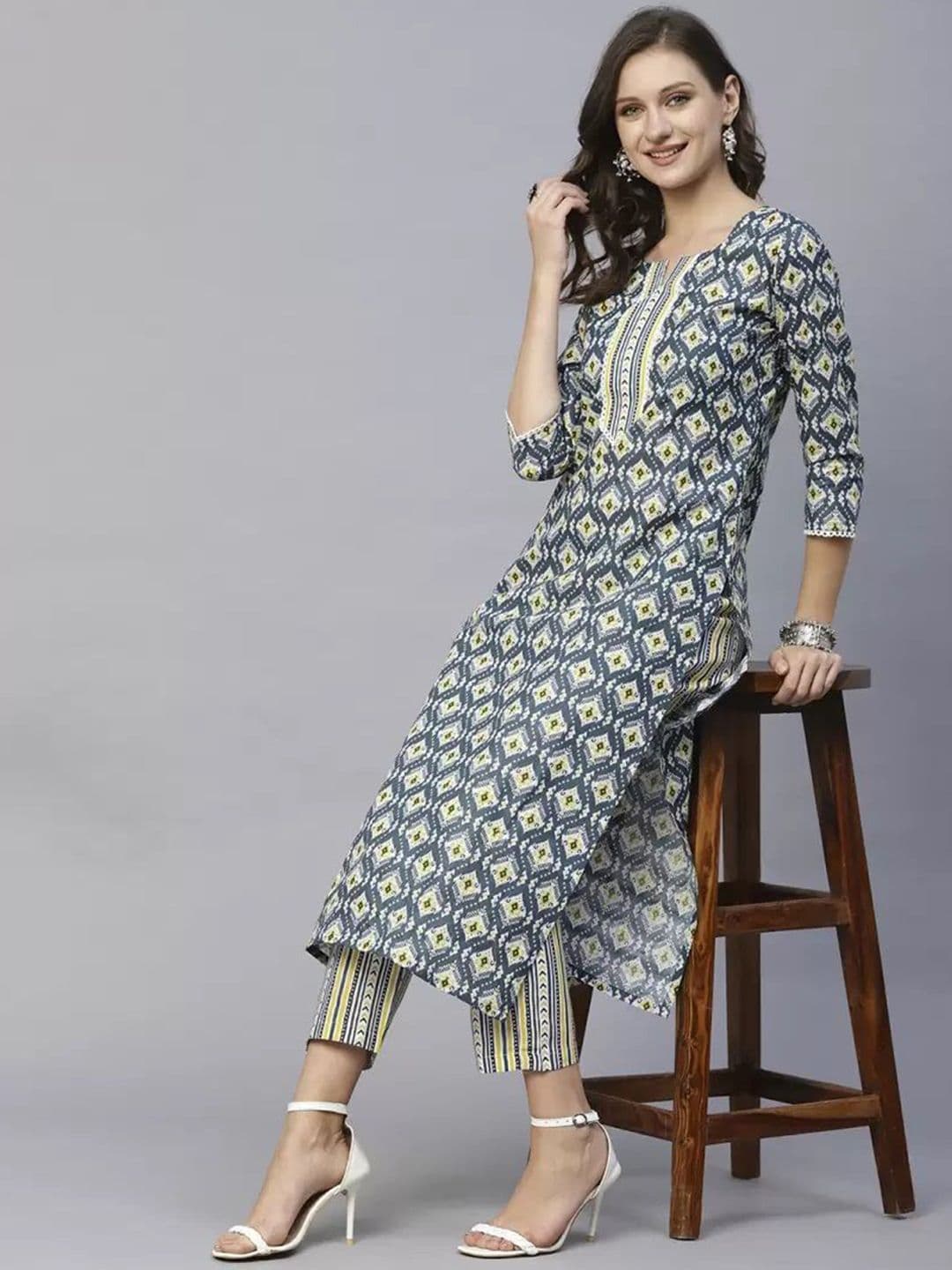 HEERALI FASHION Women Ethnic Motifs Printed Kurta with Trousers - view 1