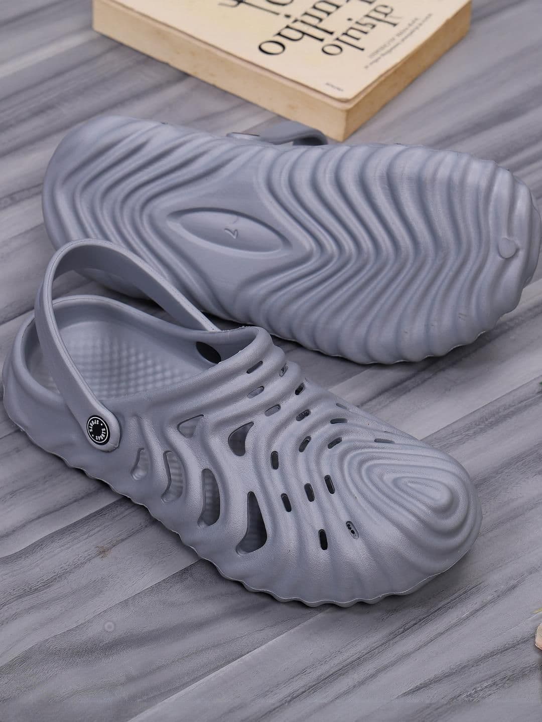 Style Height Men Grey Sandals - view 1
