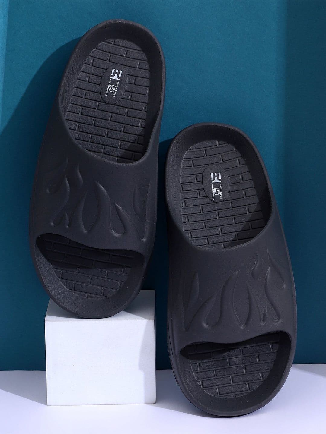 Hygear Men Self Design Sliders - view 1
