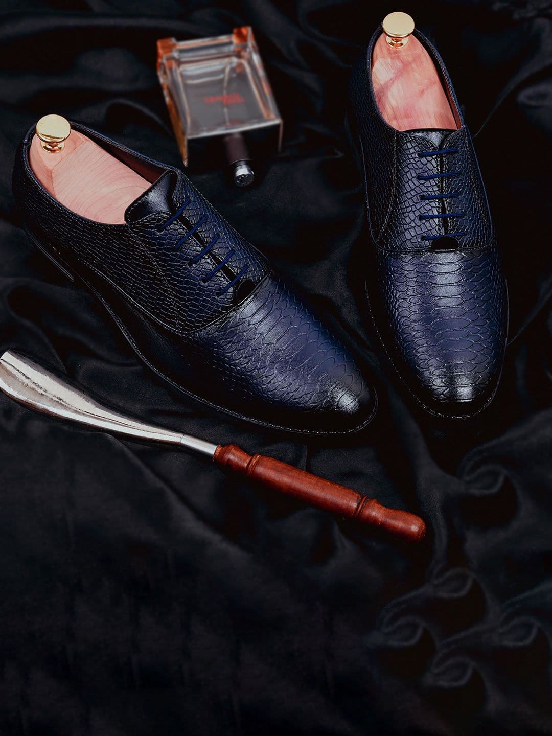 STREETLOOK Men Textured Formal Oxfords - view 1