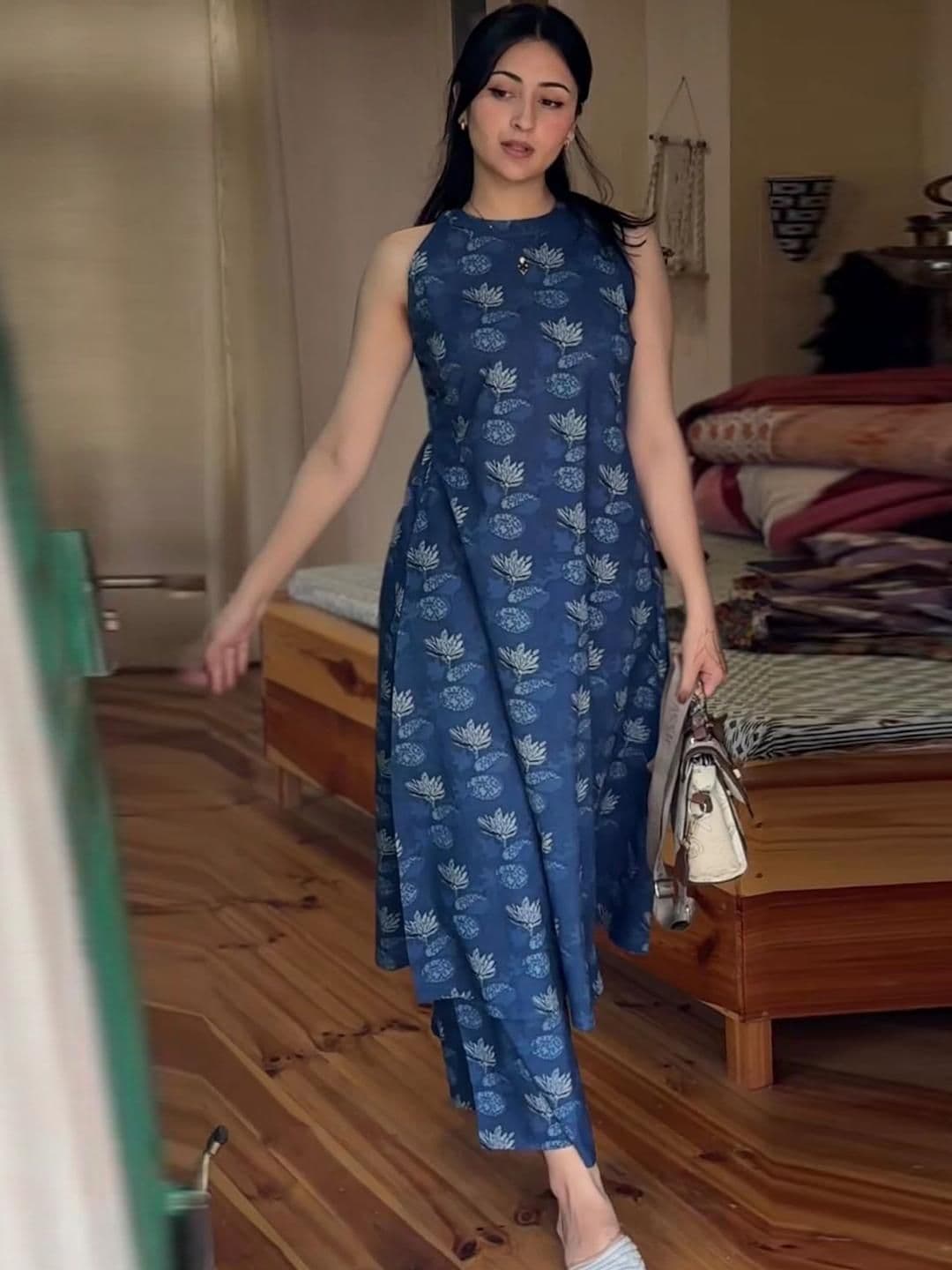 Aaghnya Blue Viscose Rayon Kurta Sets - view 1