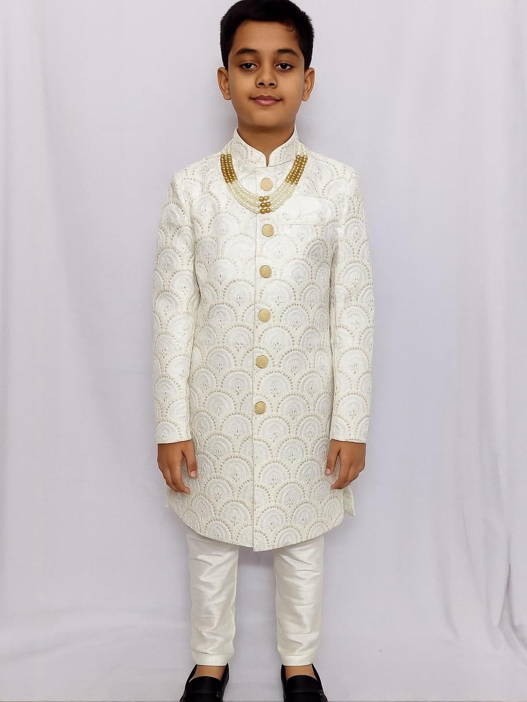 Seetoo Boys Embroidered Sherwani Set with Pearl Mala