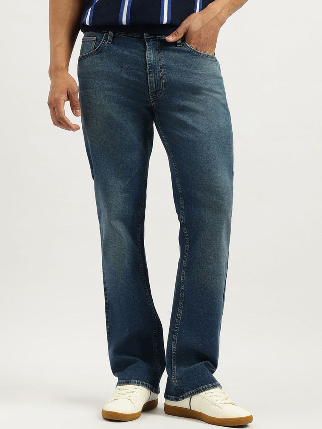 United Colors of Benetton Men Crinkle Regular Fit Mid-Rise Light Fade Jeans - view 1