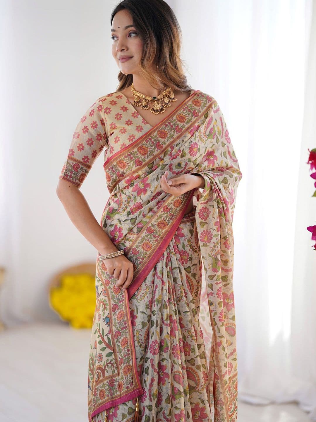 ALMAARI FASHION Women Floral Printed Pure Cotton Jamdani Saree - view 1