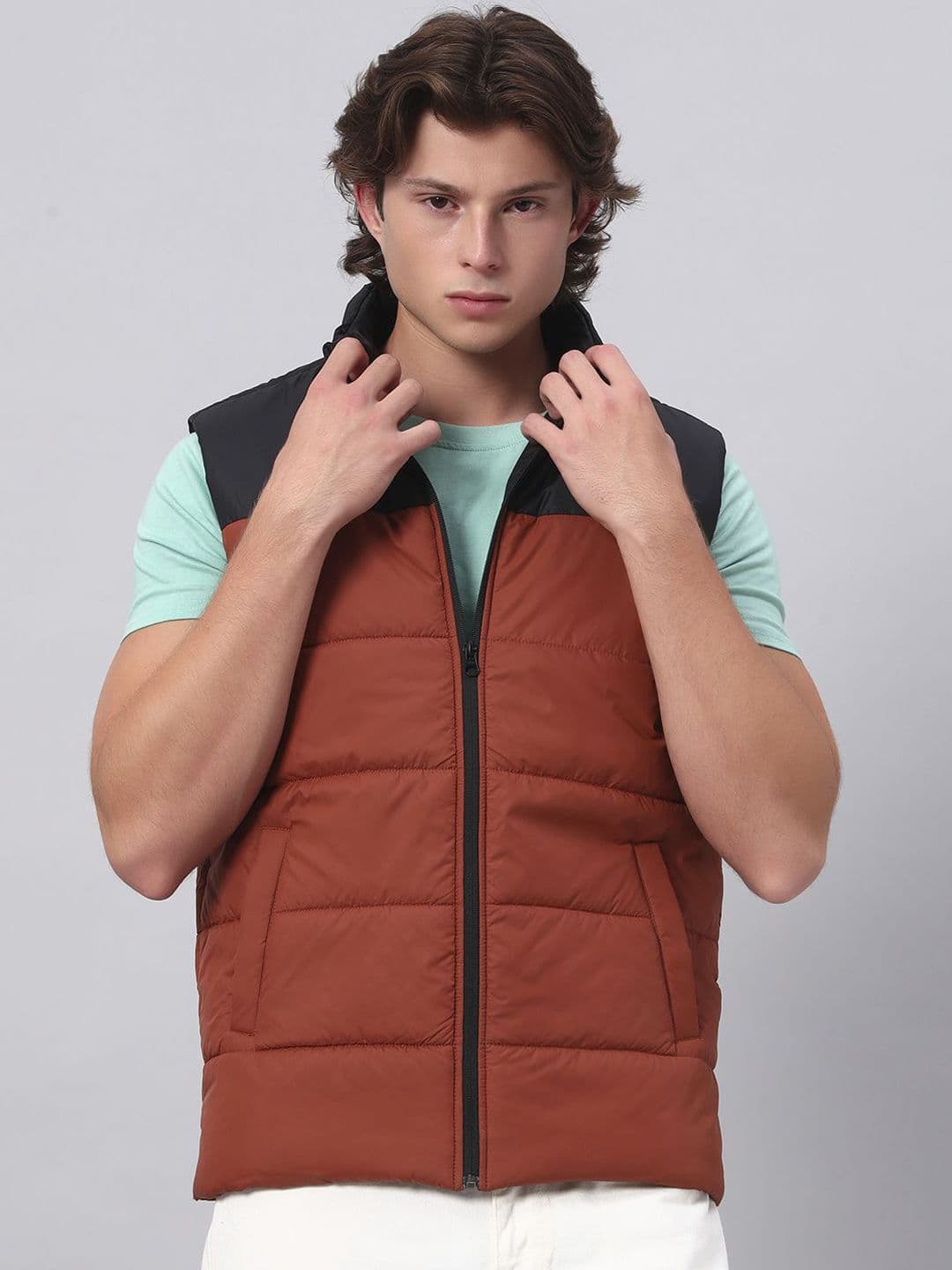 AR-FIT Mock Collar Sleeveless Lightweight Rapid-Dry Bomber Jacket - view 1