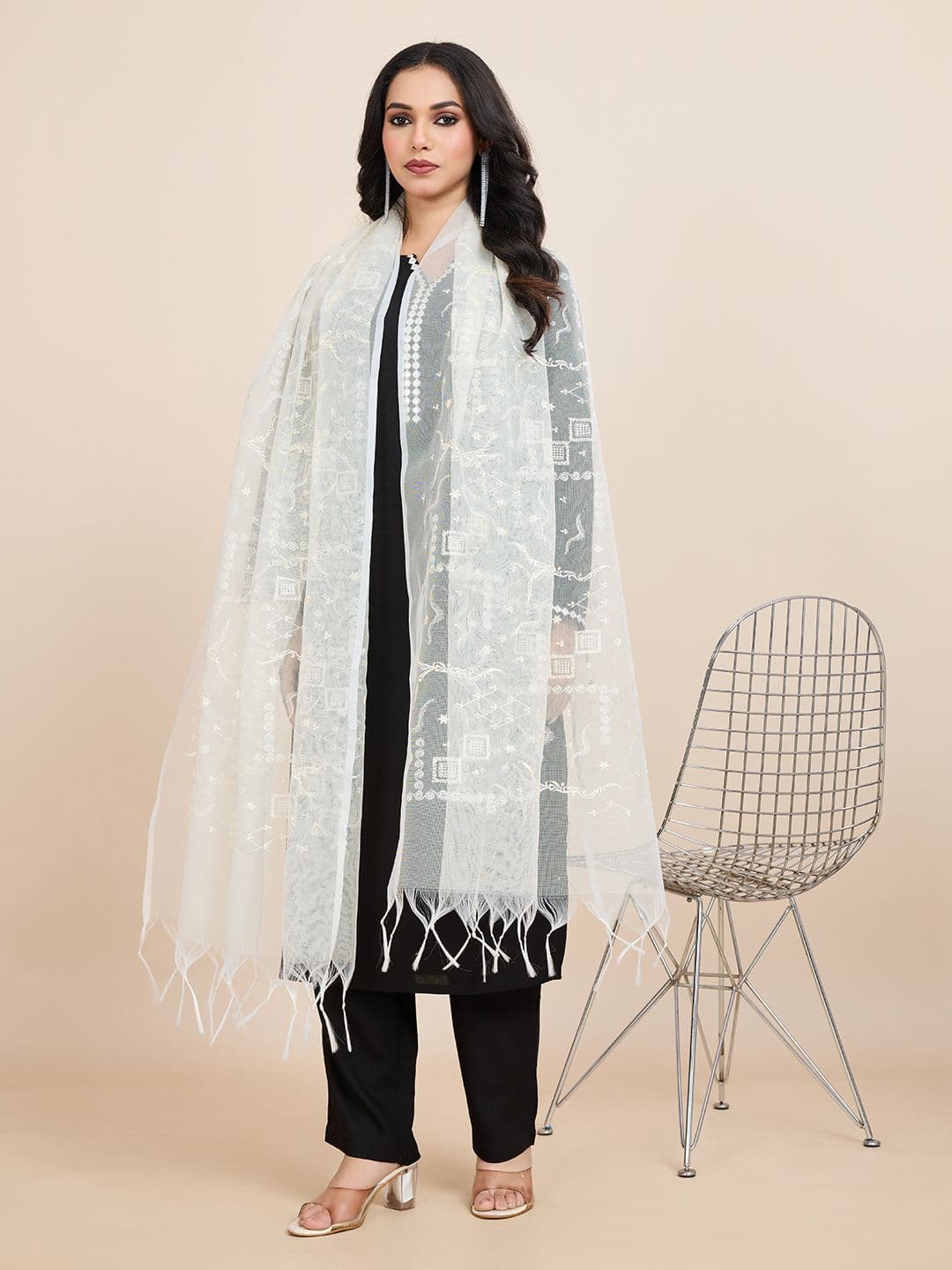 House of Pataudi Floral Embroidered Dupatta - view 1