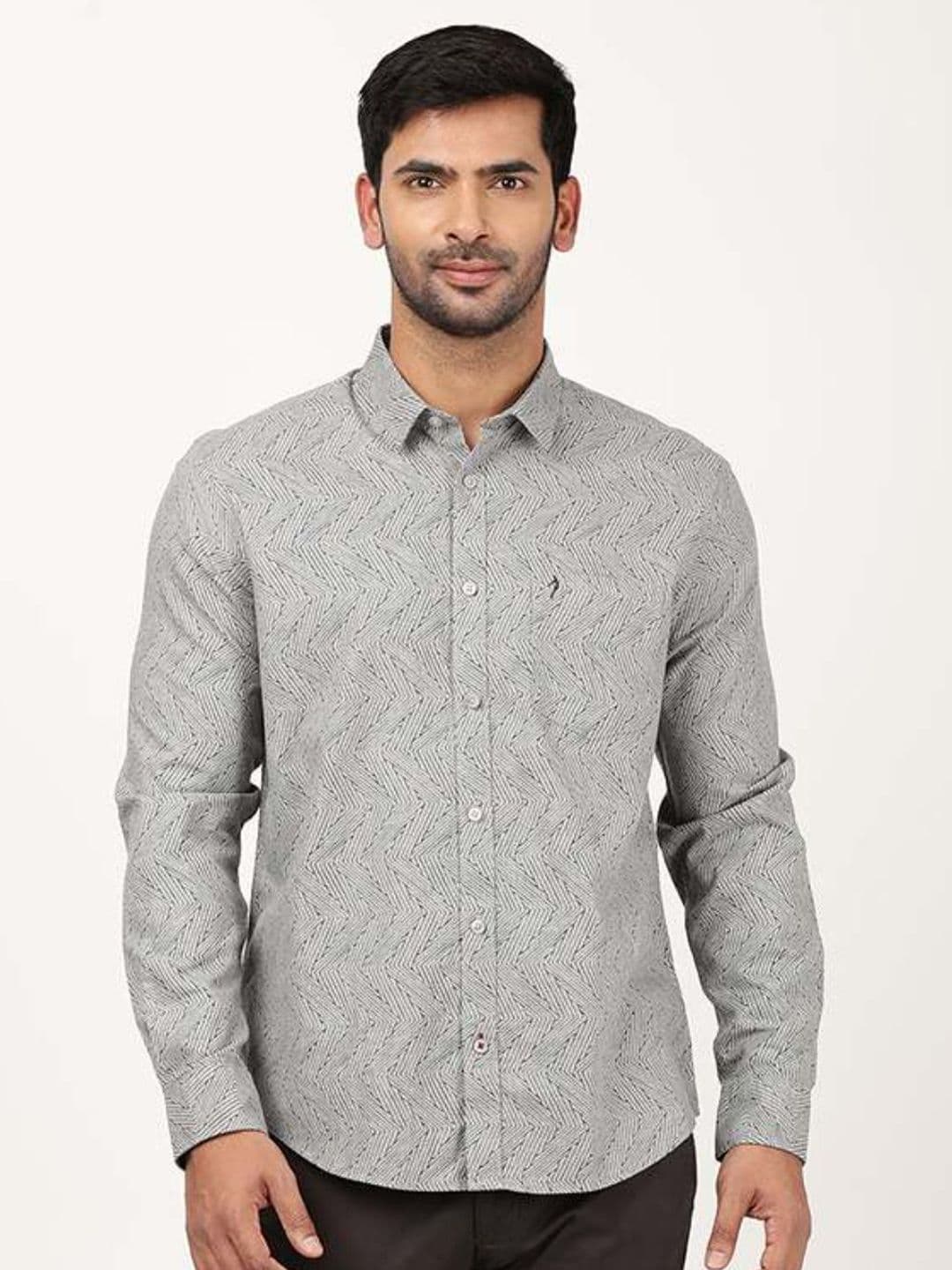 Indian Terrain Men Classic Fit Geometric Printed Spread Collar Pure Cotton Casual Shirt - view 1