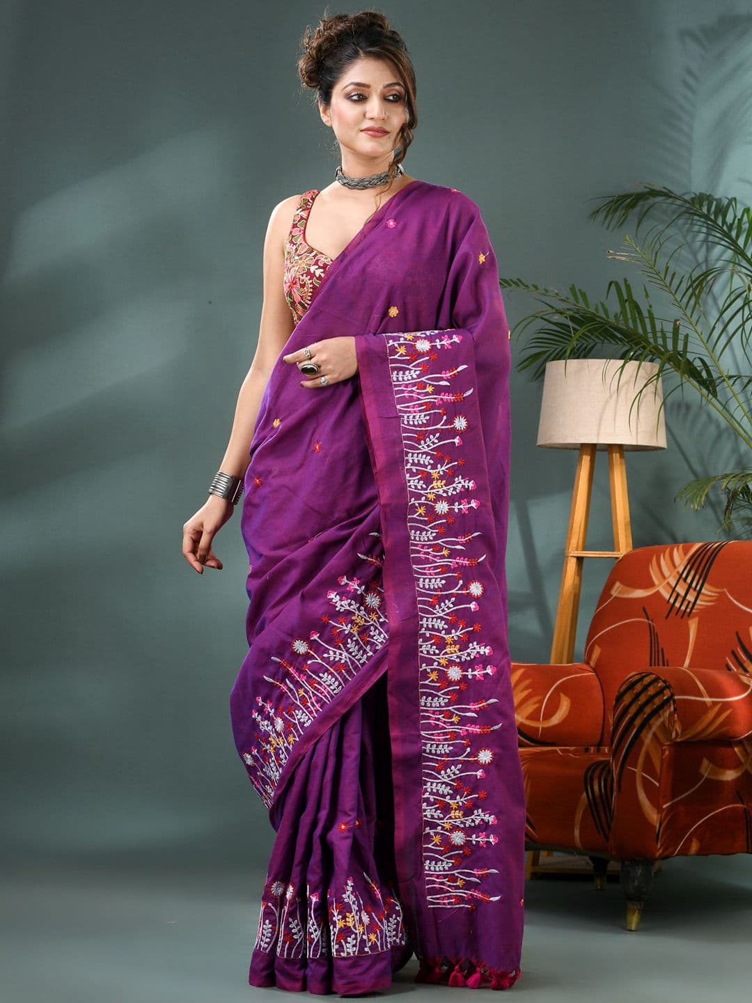 DESH BIDESH Floral Embroidered Pure Cotton Saree - view 1