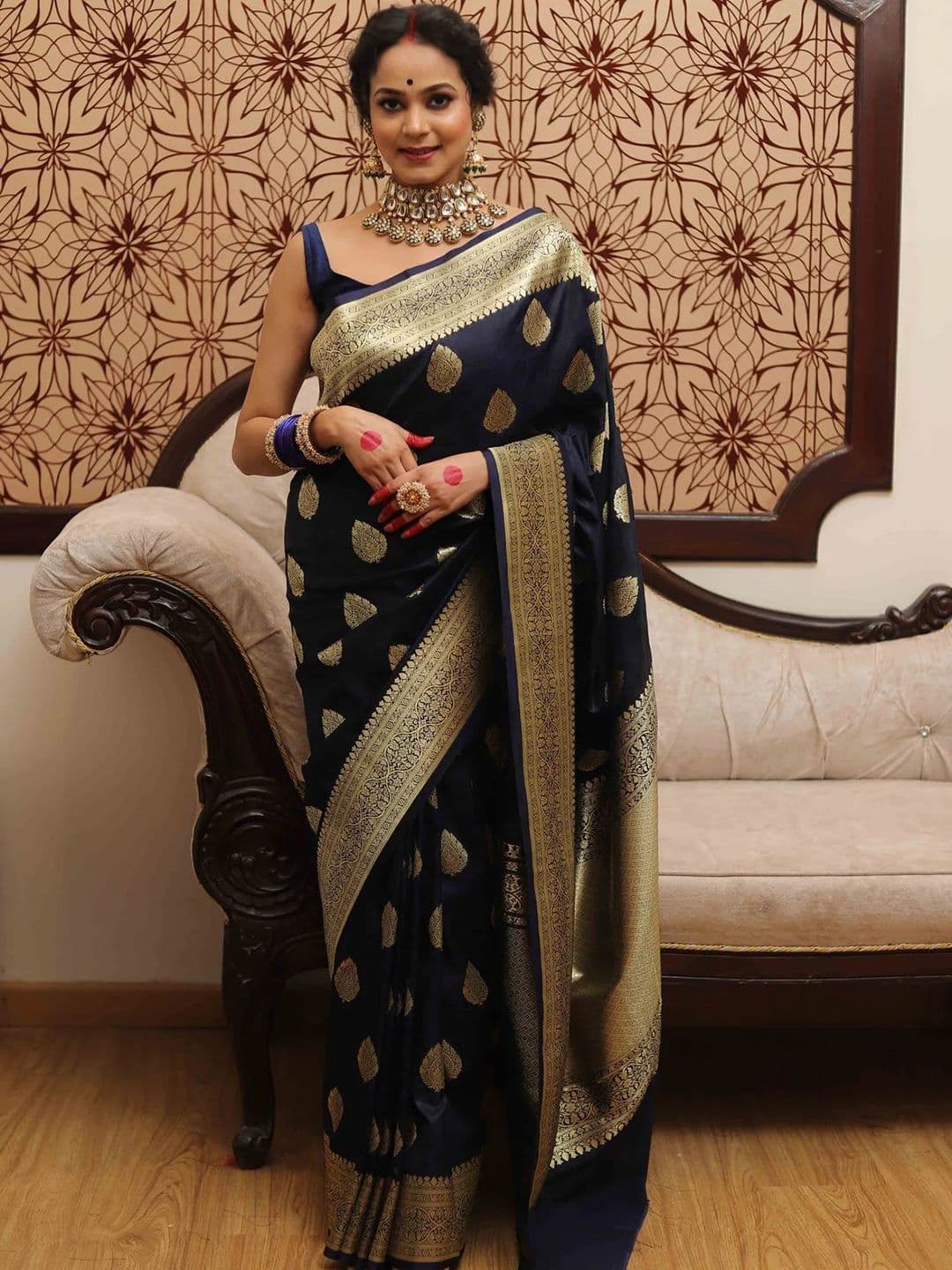 Shriyangan Ethnic Motifs Woven Design Kanjeevaram Saree - view 1