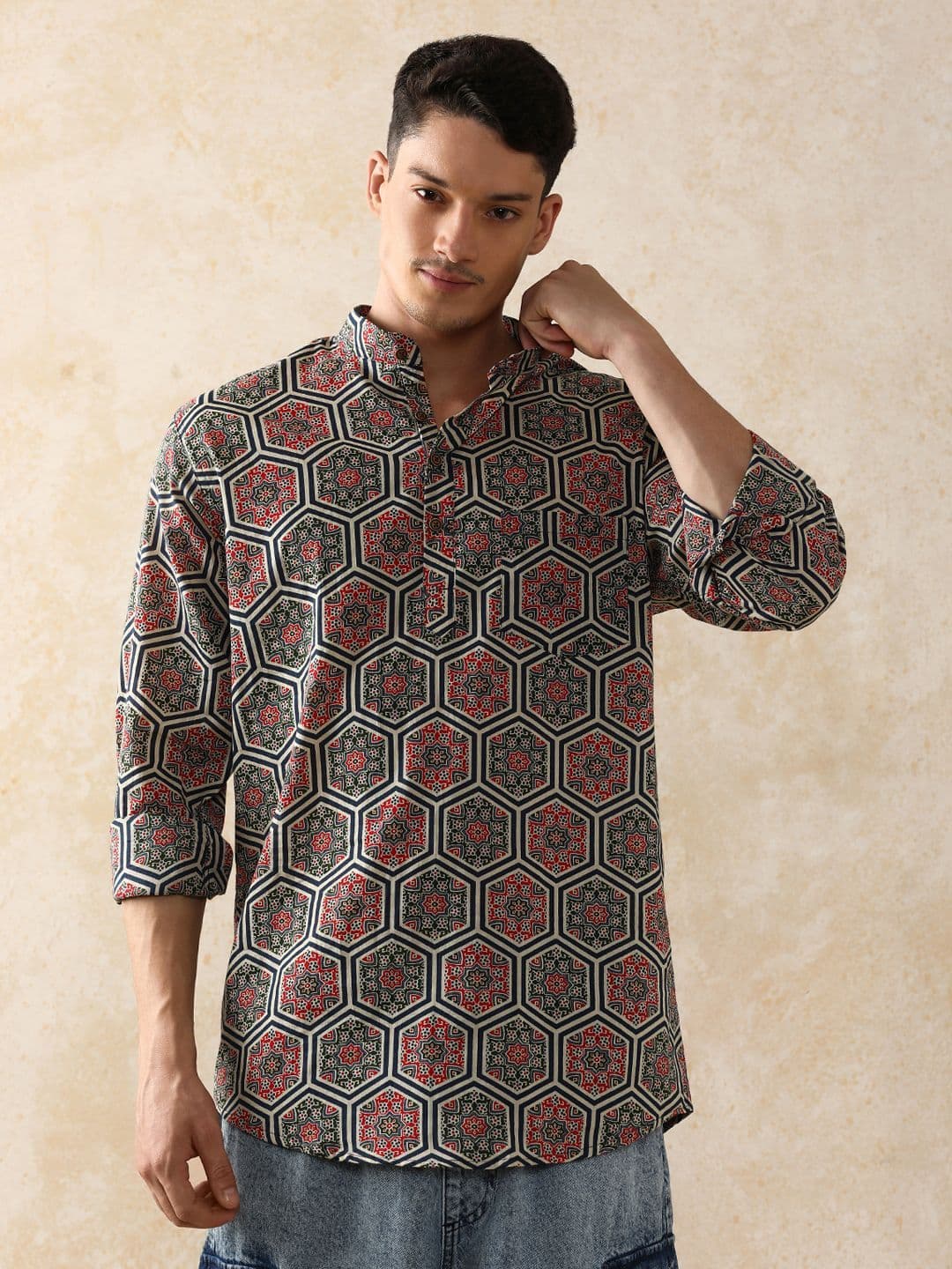 Moara Floral Printed Mandarin Collar Pure Cotton Short Kurta - view 1