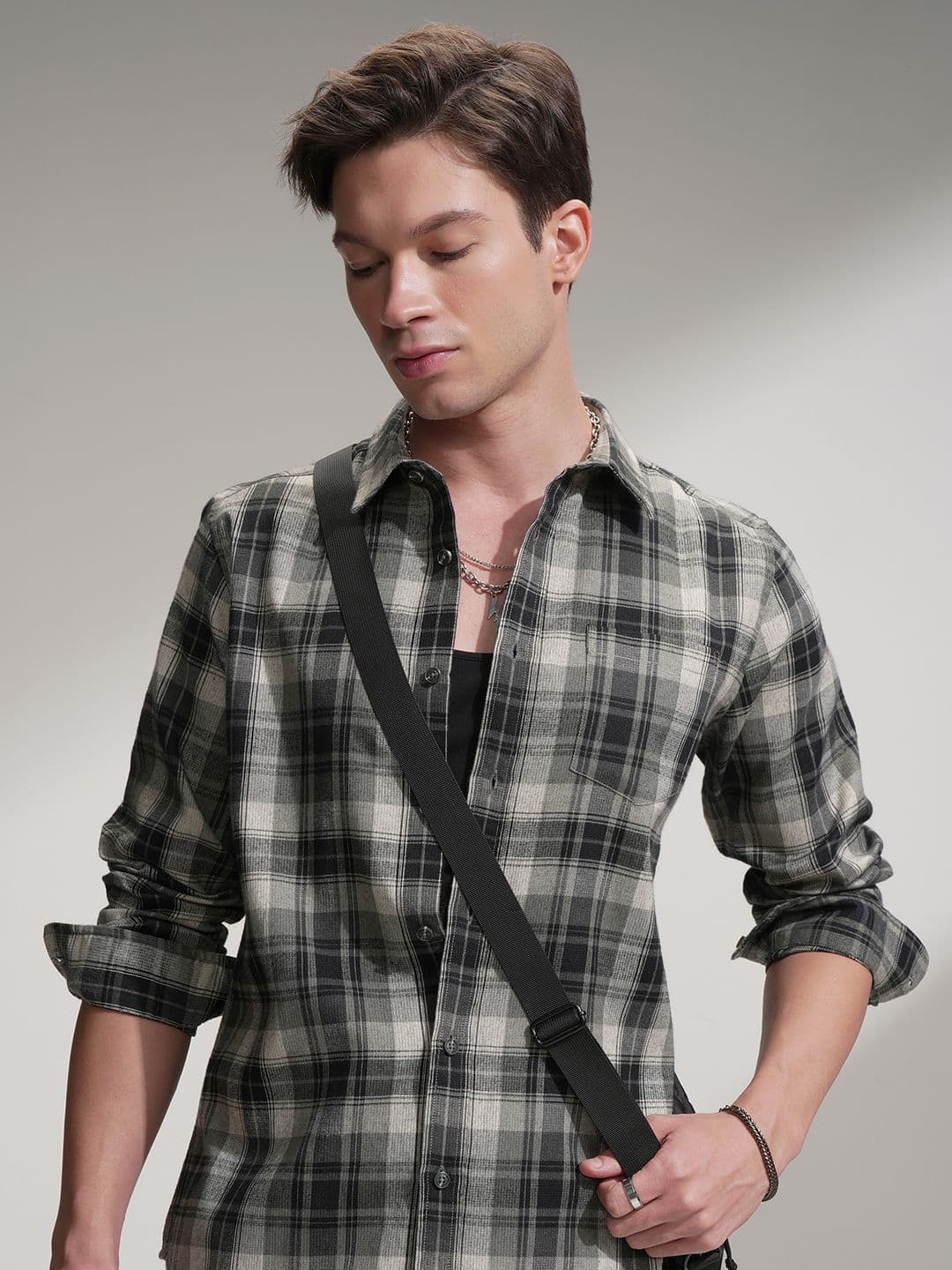 HIGHLANDER Men Slim Fit Tartan Checked Spread Collar Casual Shirt - view 1