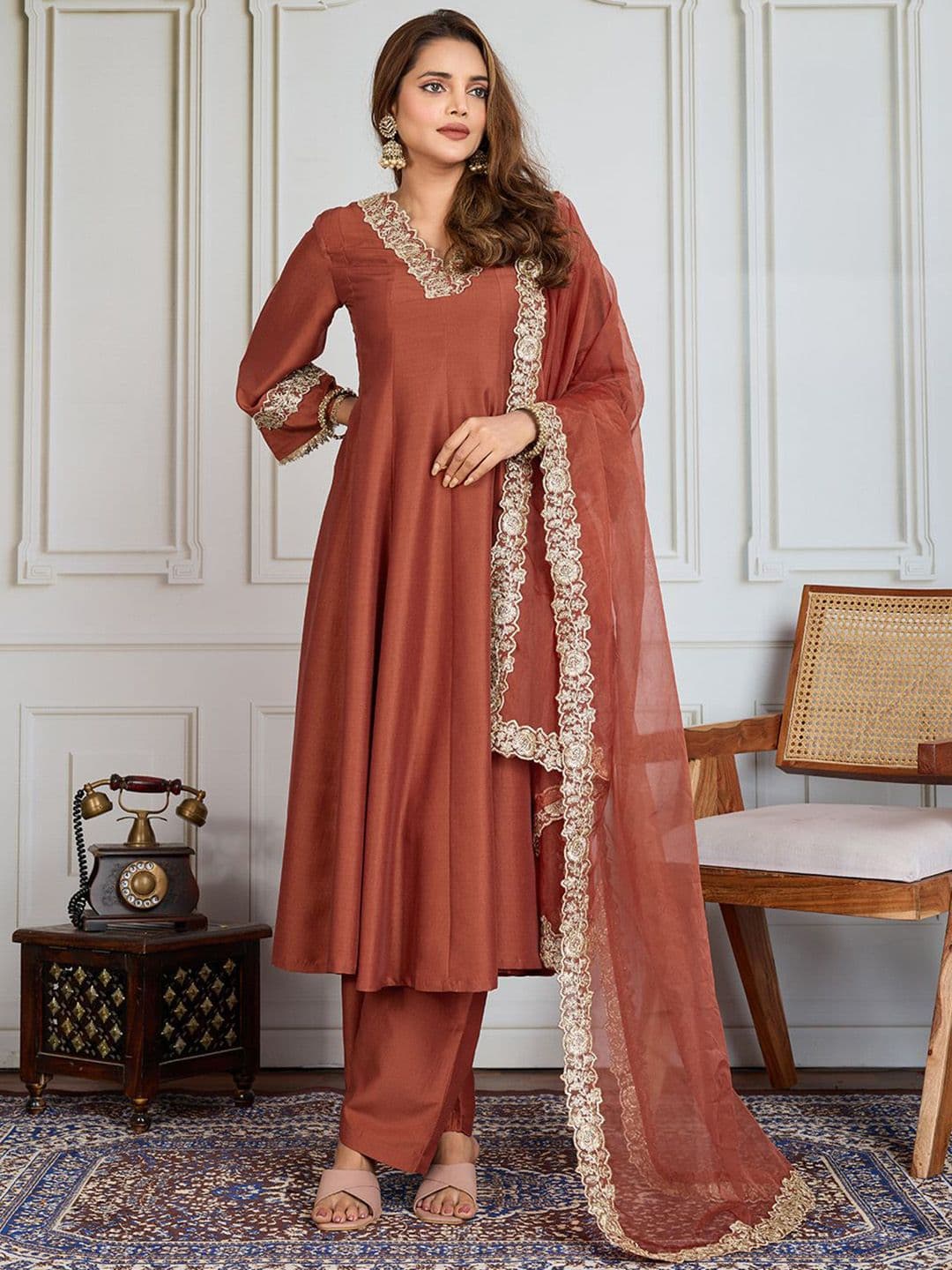 House of Pataudi Floral Embroidered V-Neck Chinon Kurta With Trousers & Dupatta - view 1