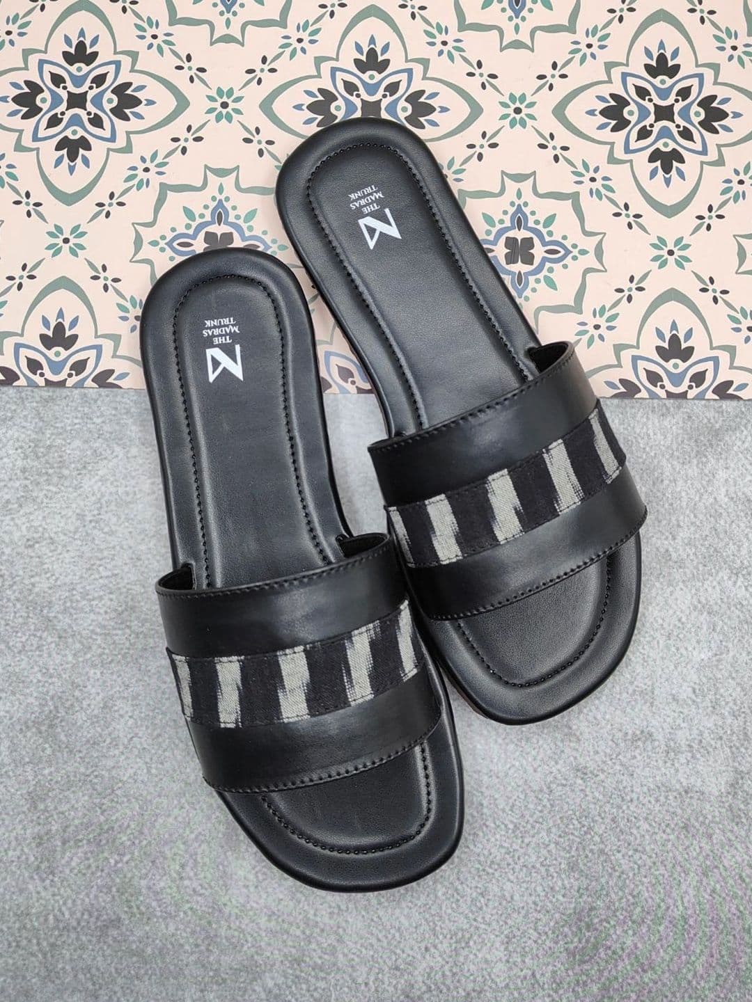 THE MADRAS TRUNK Men Open Toe Flats - view 1