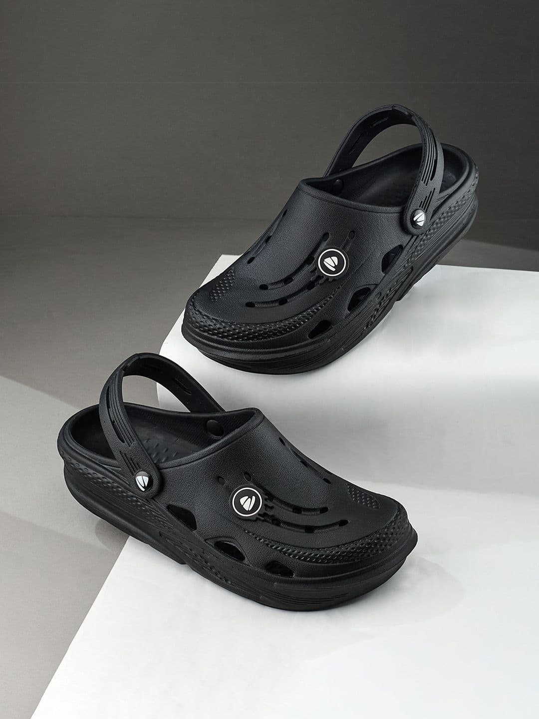Duke Men Airflow Clogs - view 1