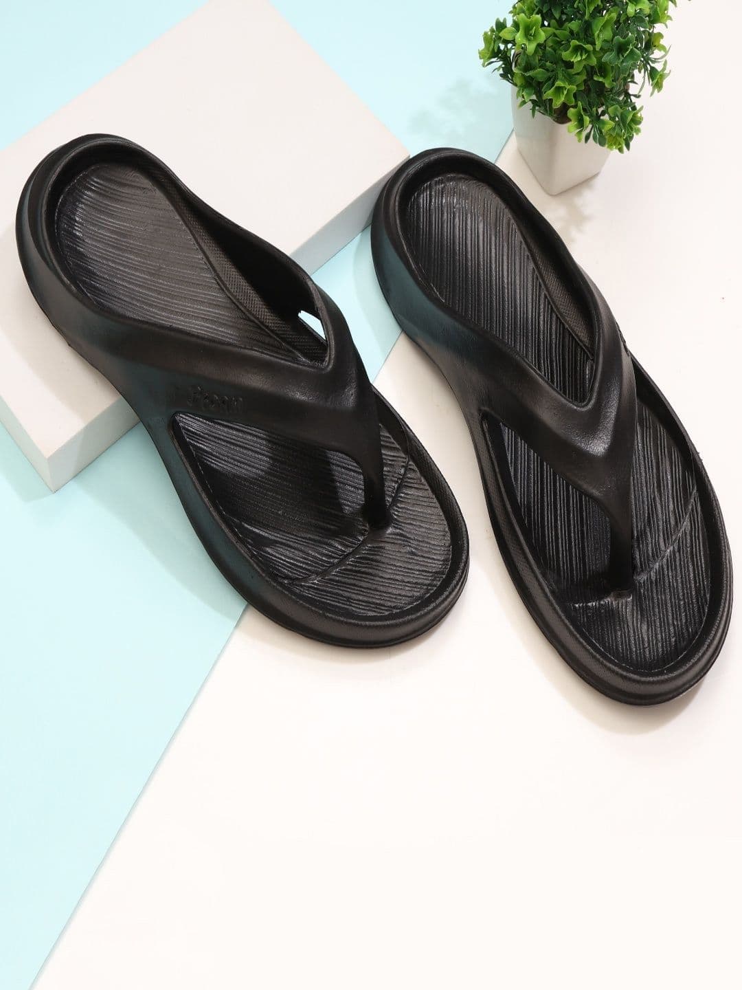 KNIEVL Men Thong Flip-Flops - view 1