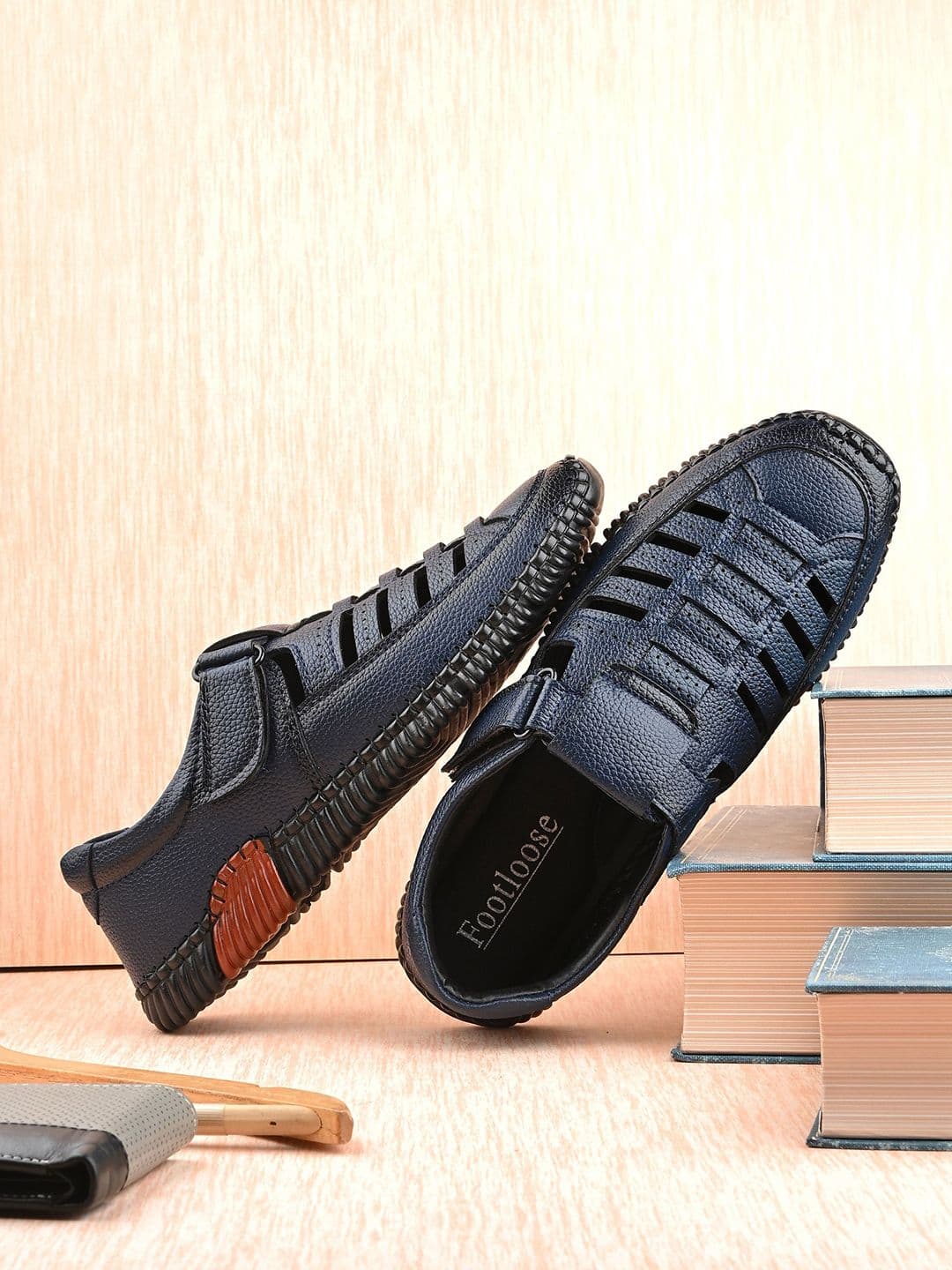 FOOTLOOSE Men Fisherman Sandals - view 1