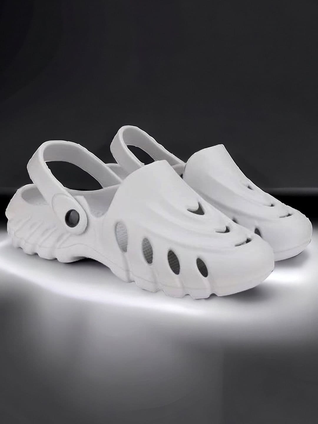 DRACKFOOT Men Self Design Clogs - view 1