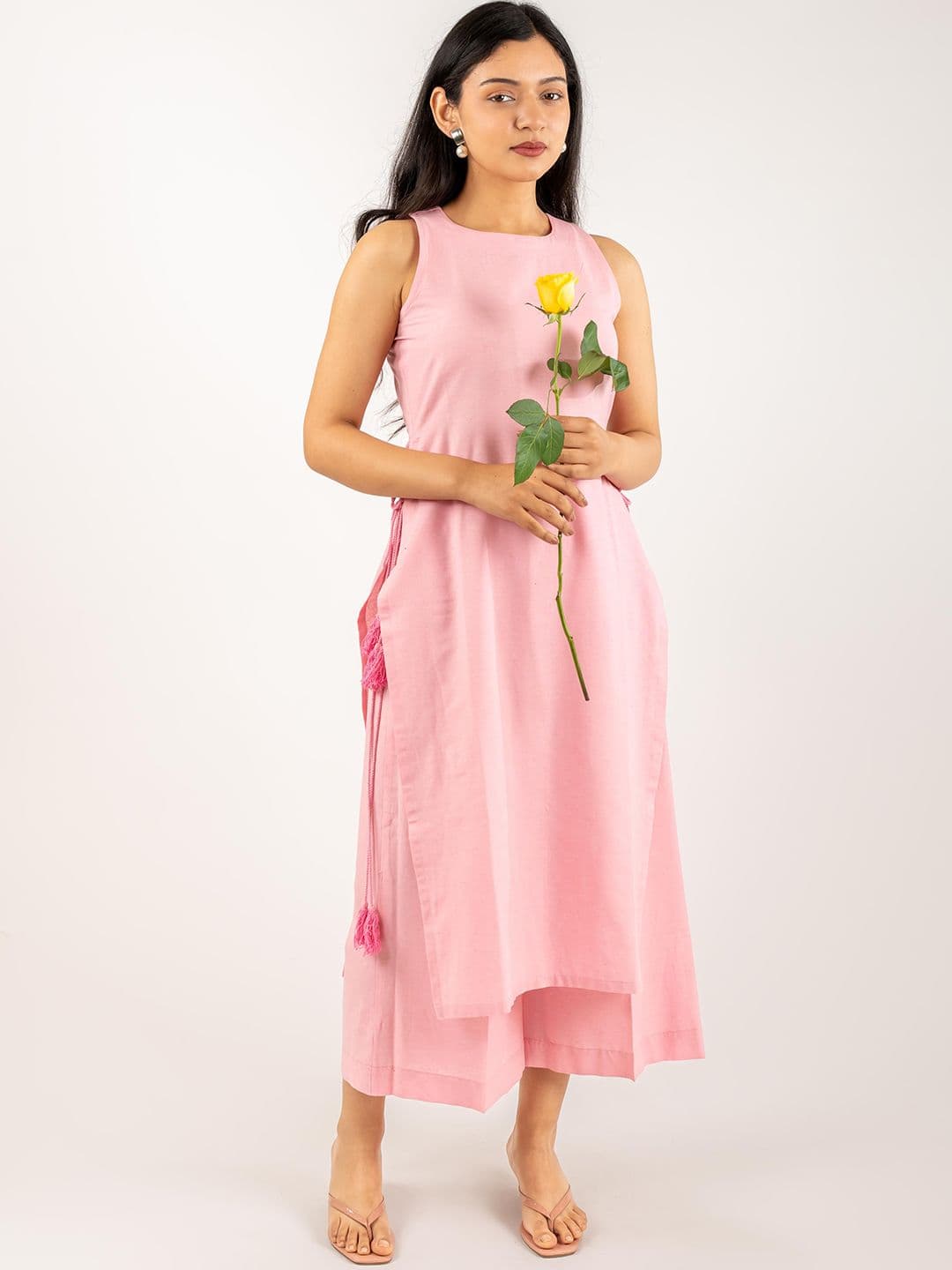 MONOMEE High Slit Sleeveless Pure Cotton Straight Kurta With Palazzos - view 1