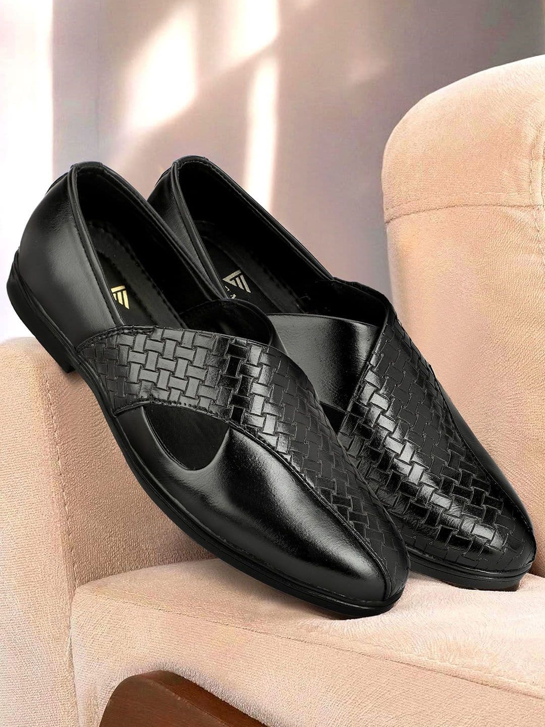 Buxton Men Shoe-Style Sandals - view 1