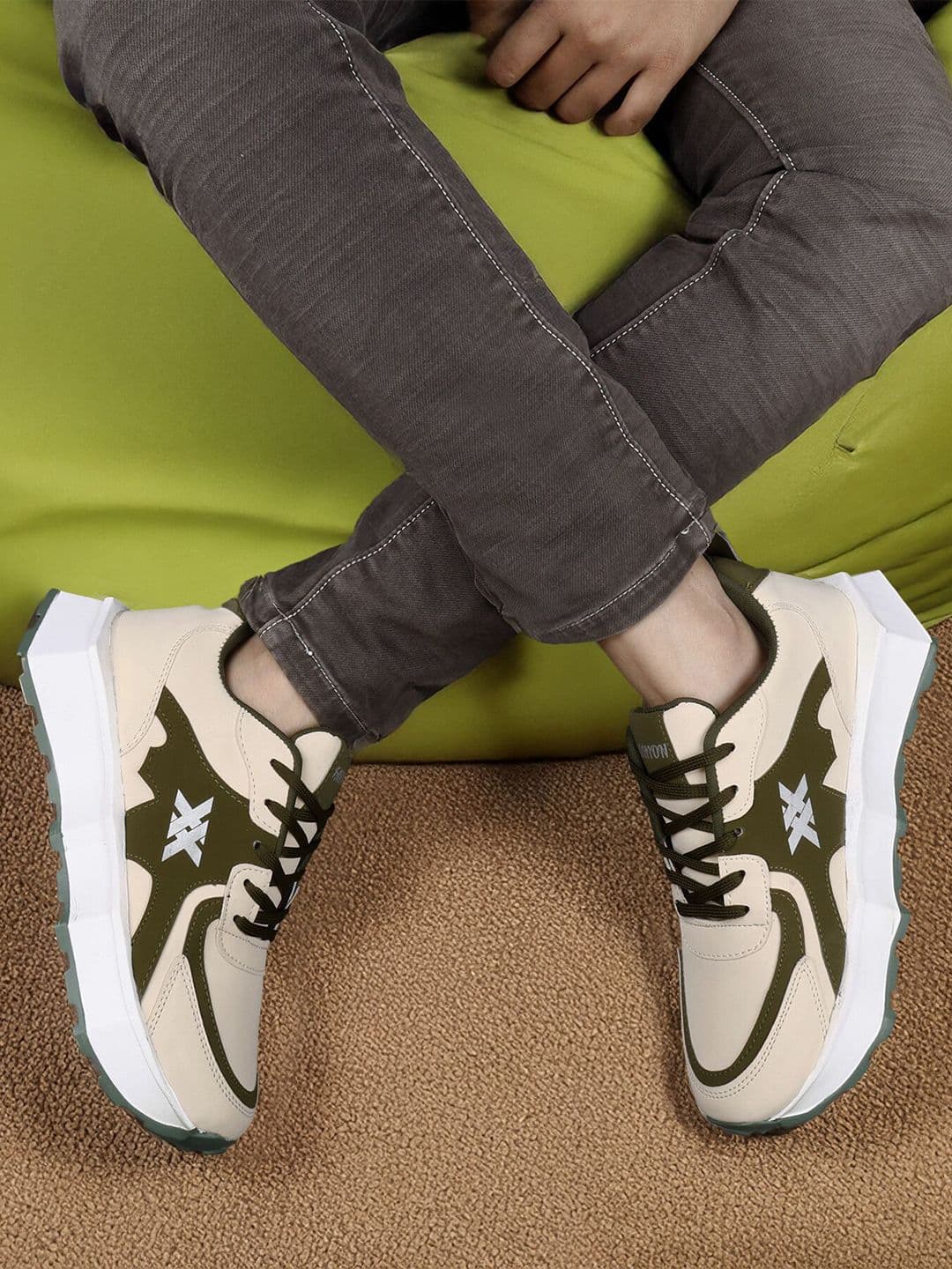 Bxxy Men Running Non-Marking Shoes - view 1