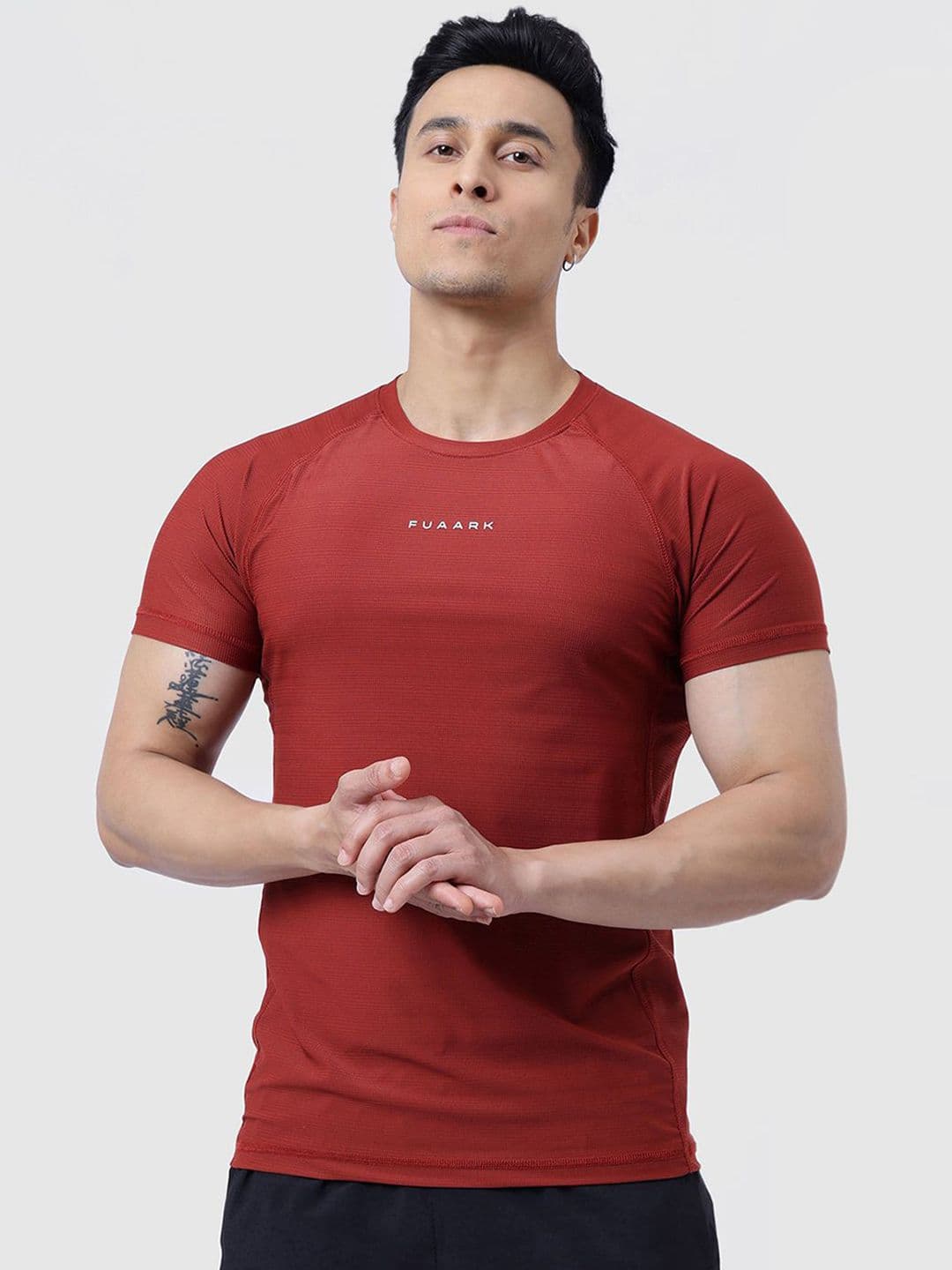 FUAARK Men Moisture Wicking Solid Round Neck Slim Fit T-shirt - view 1