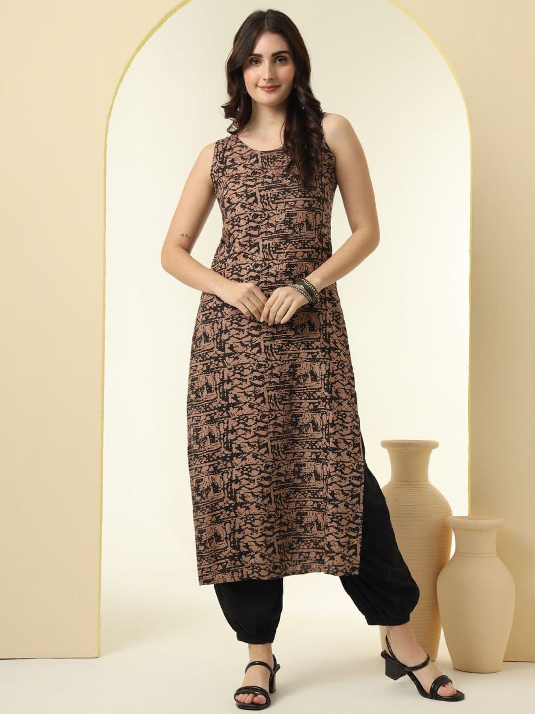 NYPA Abstract Printed Sleeveless Straight Kurta With Harem Pants - view 1