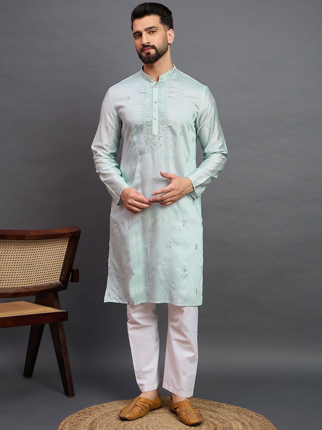 House of Pataudi Floral Embroidered Mandarin Collar Sequins Straight Kurta - view 1