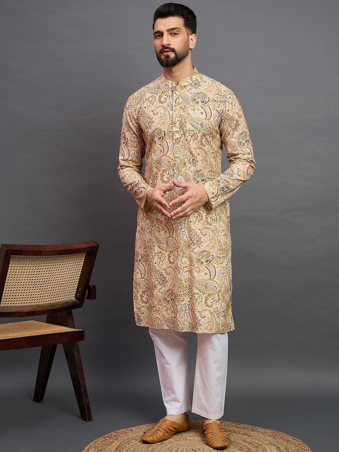 House of Pataudi Paisley Printed Mandarin Collar Pure Cotton Kurta - view 1