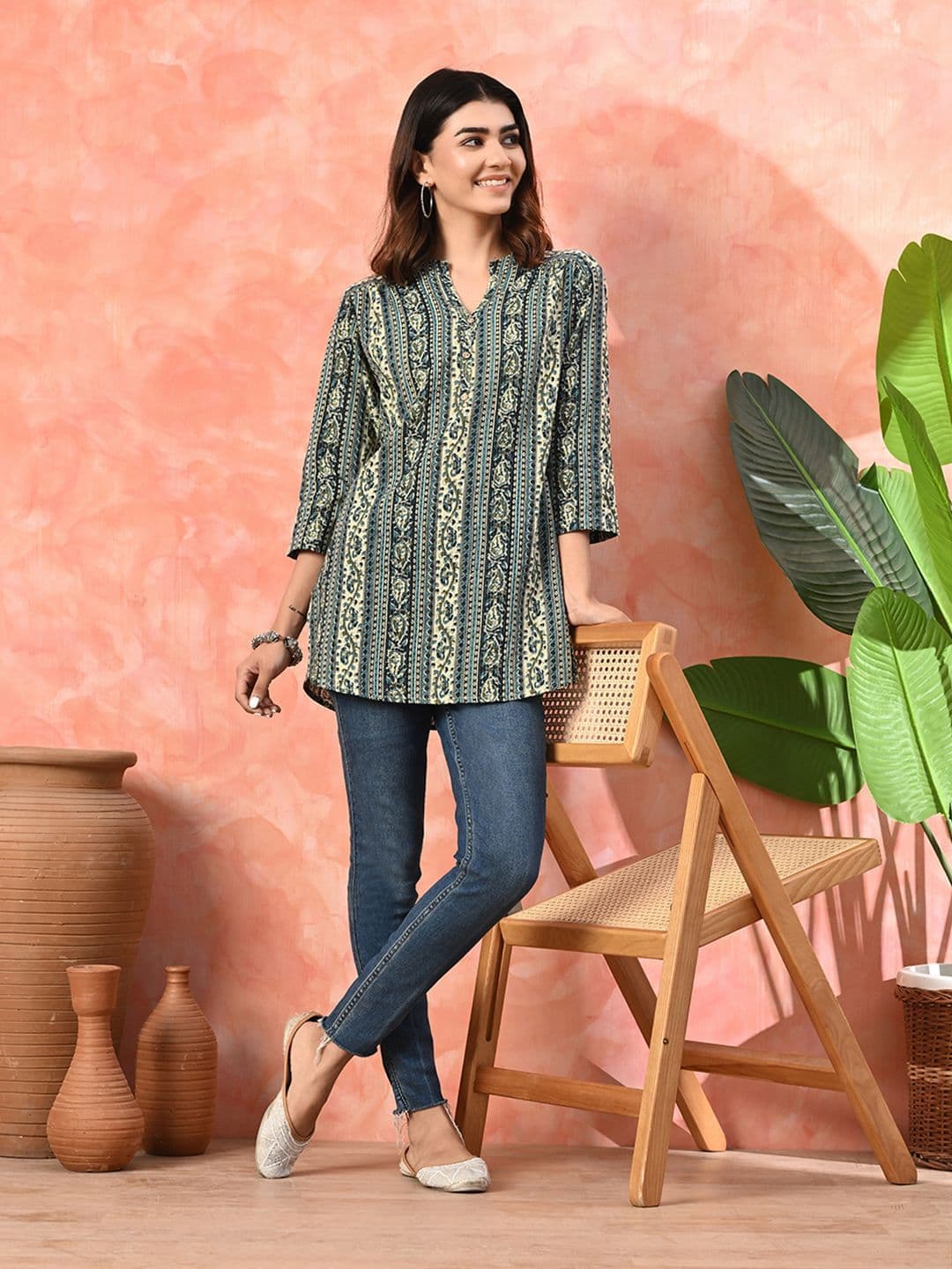 Sangria Mandarin Collar Printed Cotton Ethnic Tunic - view 1