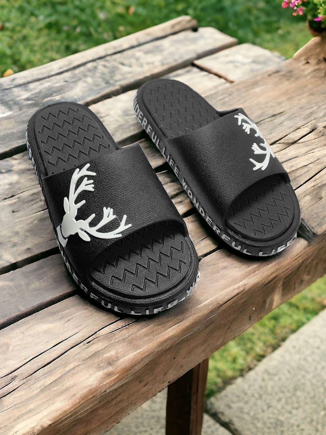 FABBMATE Boys Printed Rubber Sliders - view 1