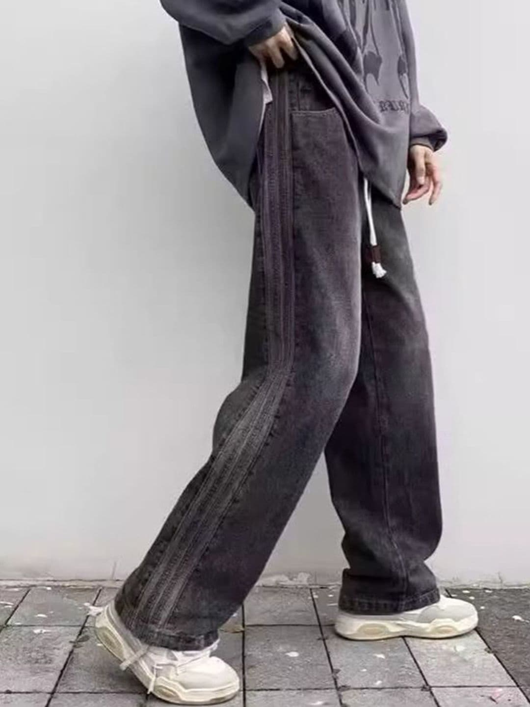 HERE&NOW Men Straight Fit Mid-Rise Clean Look Heavy Fade Jeans - view 1
