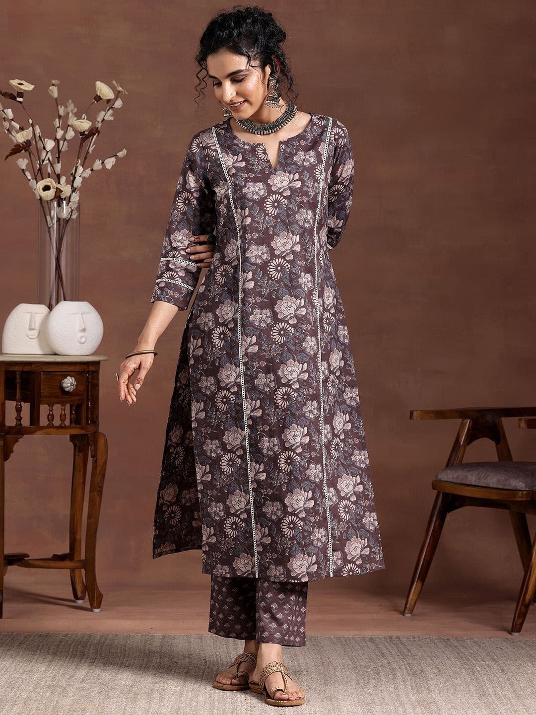 Gerua By Libas Floral Printed Notch Neck Straight Kurta With Trousers - view 1