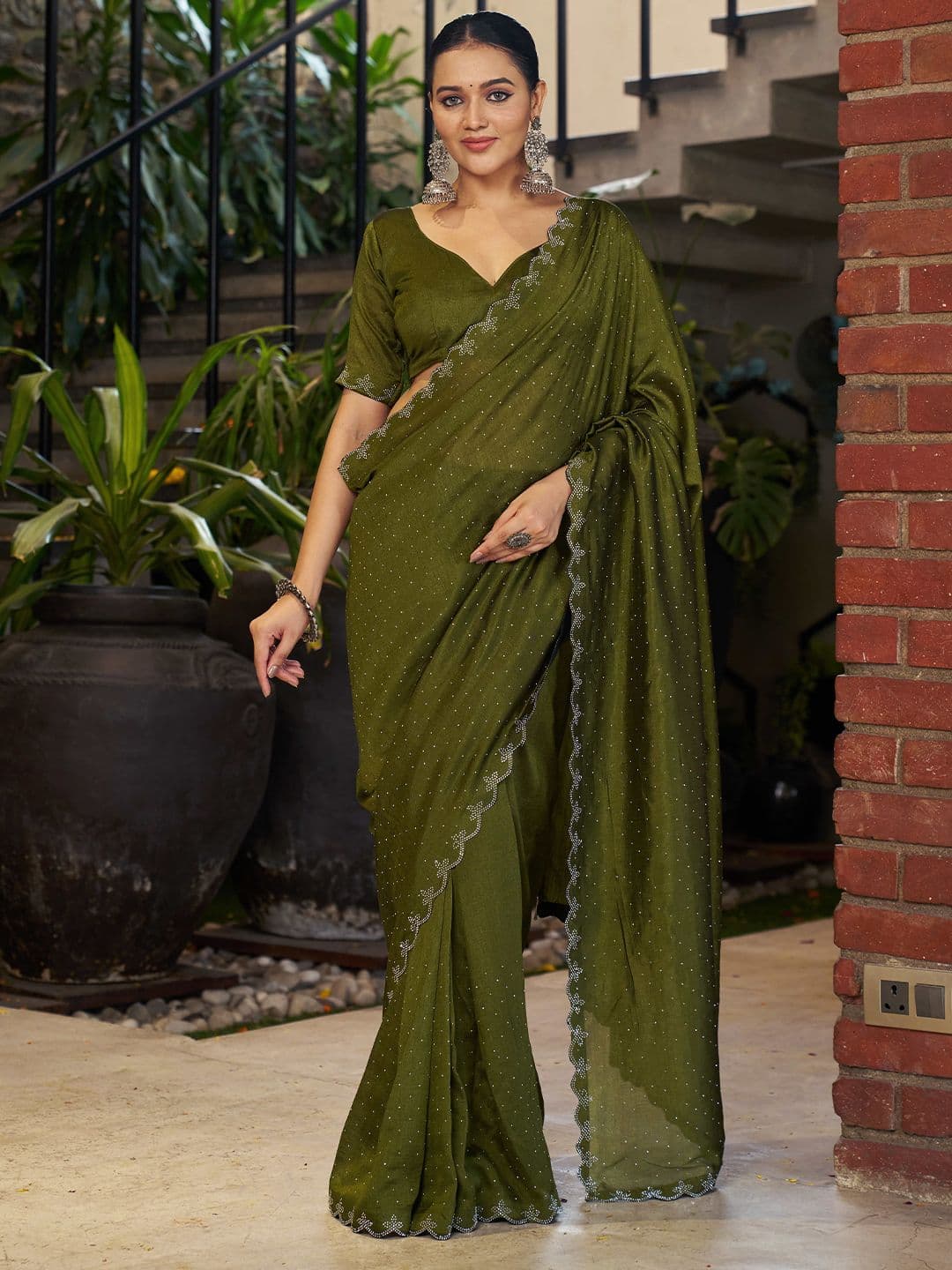 Sanwariya Silk Women Embellished Sequinned Saree - view 1