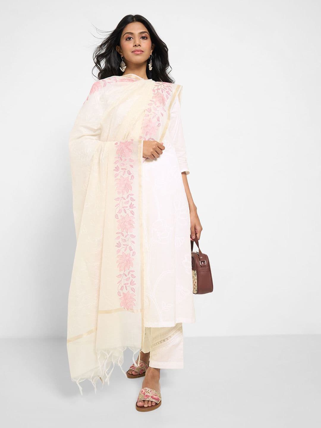 RANGMANCH BY PANTALOONS Embroidered Dupatta with Thread Work - view 1