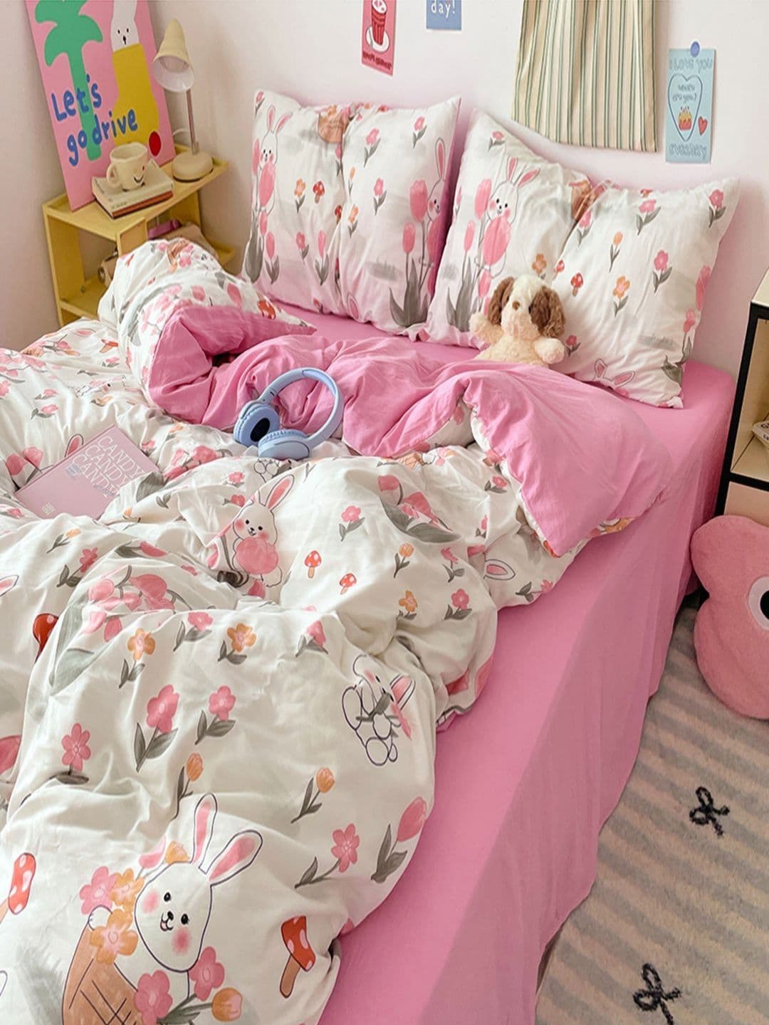 JC HOME Pink & White Cartoon Characters Printed 4 Pieces King Bedding Set - view 1
