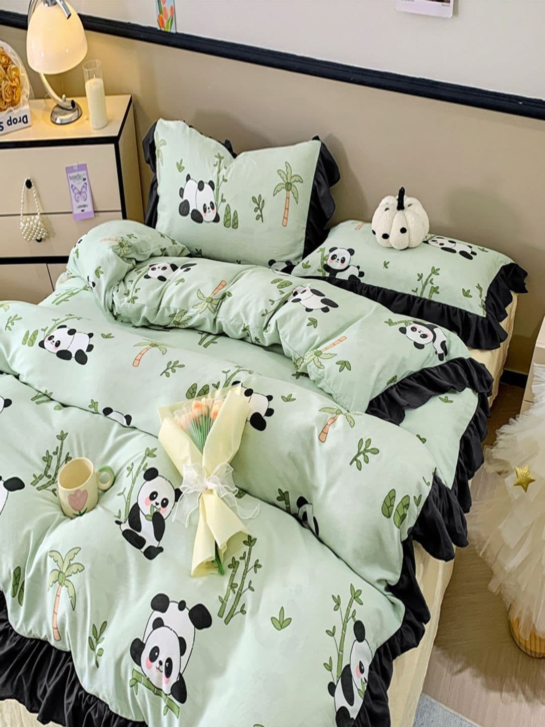 JC HOME Yellow & Green Cartoon Characters Polycotton 3 Piece Double King Regular Bedding Set - view 1