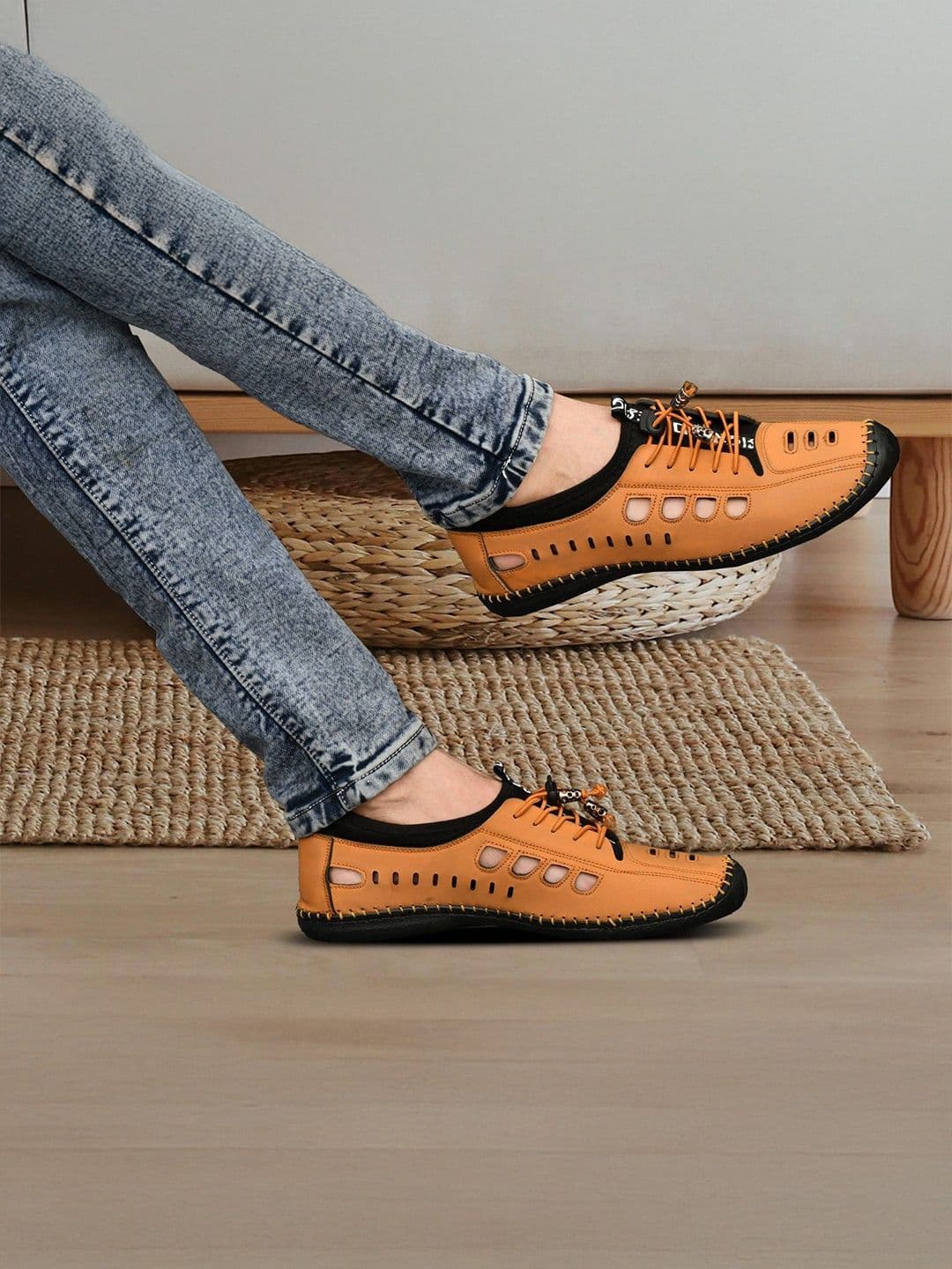 OZJI Men Shoe-Style Airhook Punch Hole Sandals - view 1